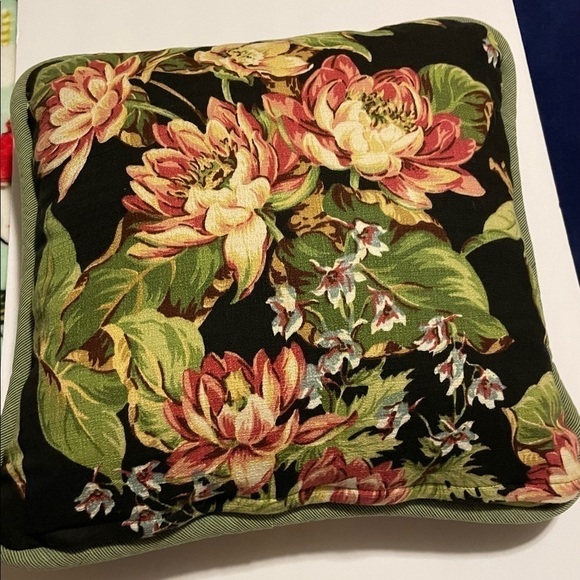 ACCENT pillow black botanical vivid floral green corded trim Grandmillenial - Picture 4 of 4